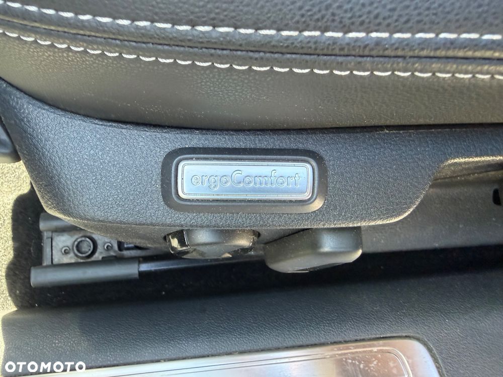 Volkswagen Passat Alltrack 2.0 TDI SCR 4Motion DSG - 16