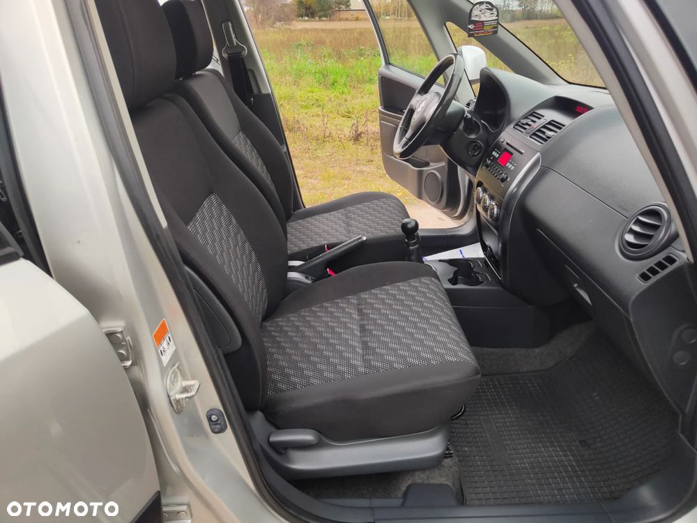 Suzuki SX4 1.6 GS / Premium - 32