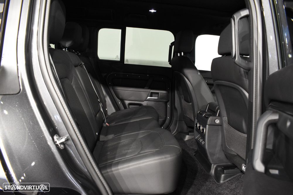 Land Rover Defender 2.0 P300e 110 AWD X-Dynamic SE - 10