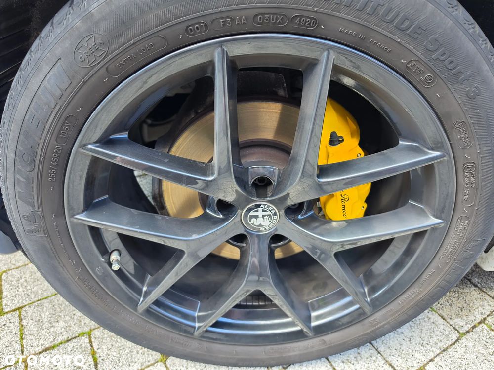 Alfa Romeo Stelvio 2.0 Turbo Veloce Q4 - 12