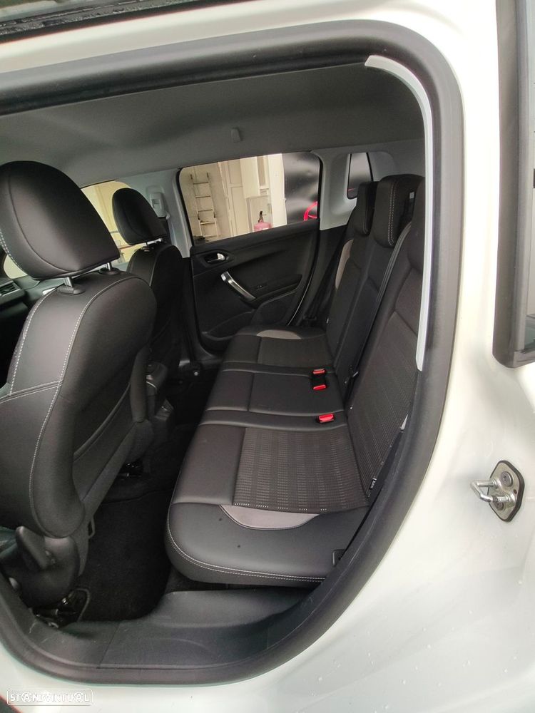 Peugeot 2008 1.2 PureTech Allure EAT6 - 10