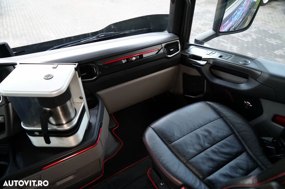 Scania S 580 / V8 / EDIȚIE LIMITATĂ ORIGINALĂ / NR. 010 / RETARDER / I-PARK COOL / AER COMPLET MATIC / PIELE / EXPRESS / - 30