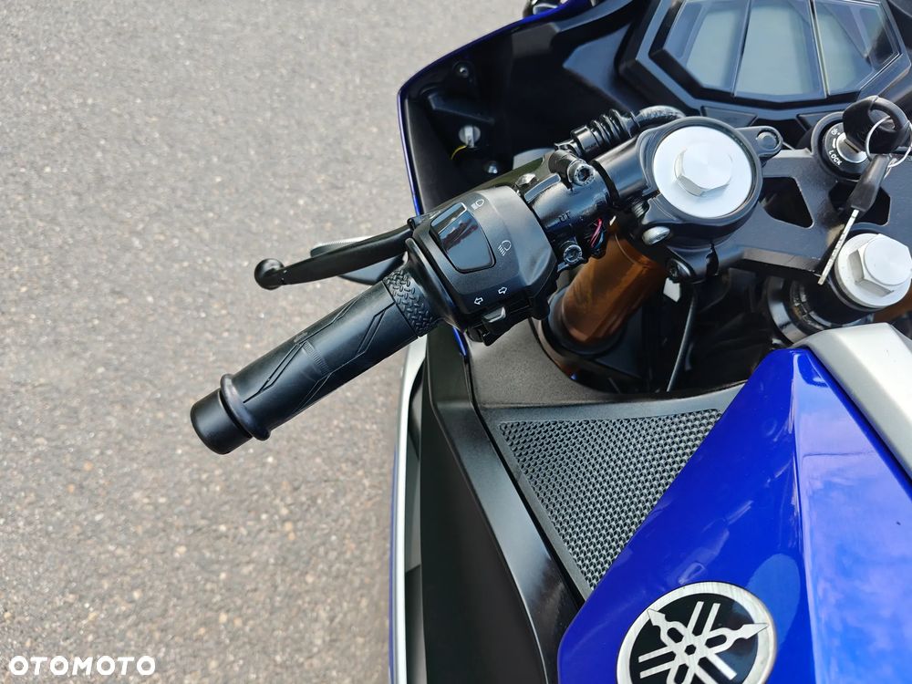 Yamaha YZF - 17