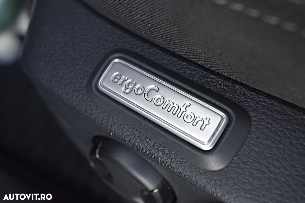 Volkswagen Passat 2.0 TDI SCR DSG Comfortline - 28