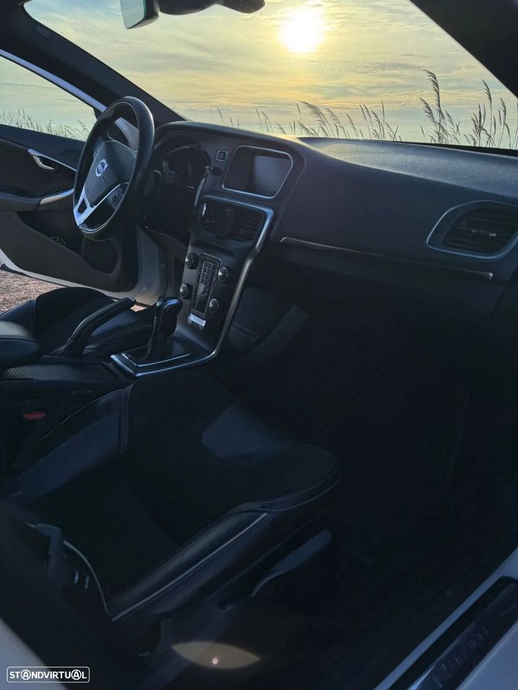 Volvo V40 2.0 D2 R-Design - 12
