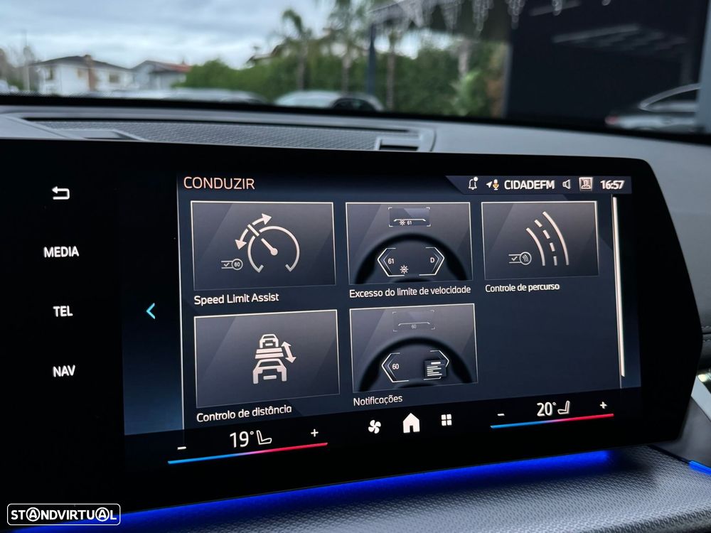 BMW X1 sDrive18d Pack Desportivo M - 56