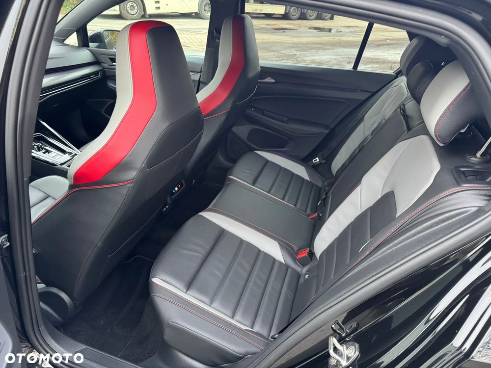 Volkswagen Golf - 16