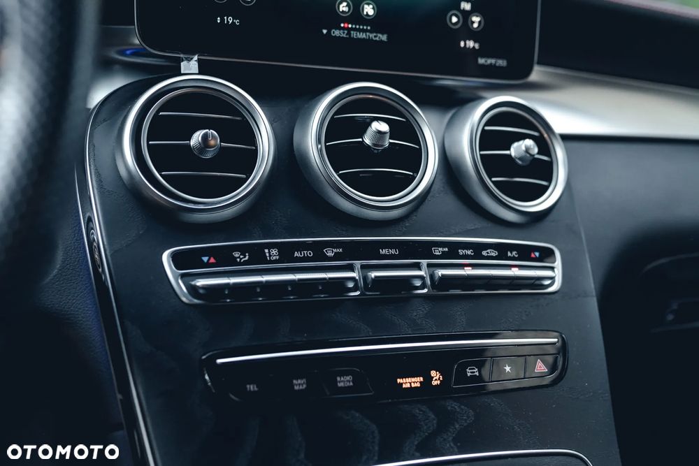 Mercedes-Benz GLC - 25
