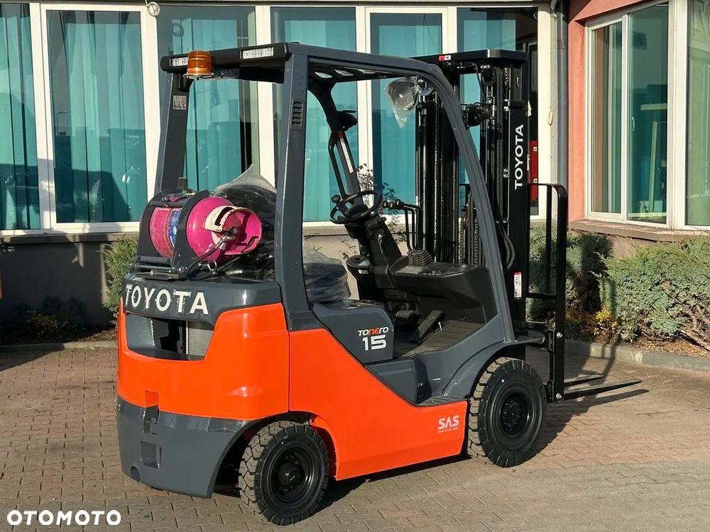 Toyota 02-8FGF15 - 1