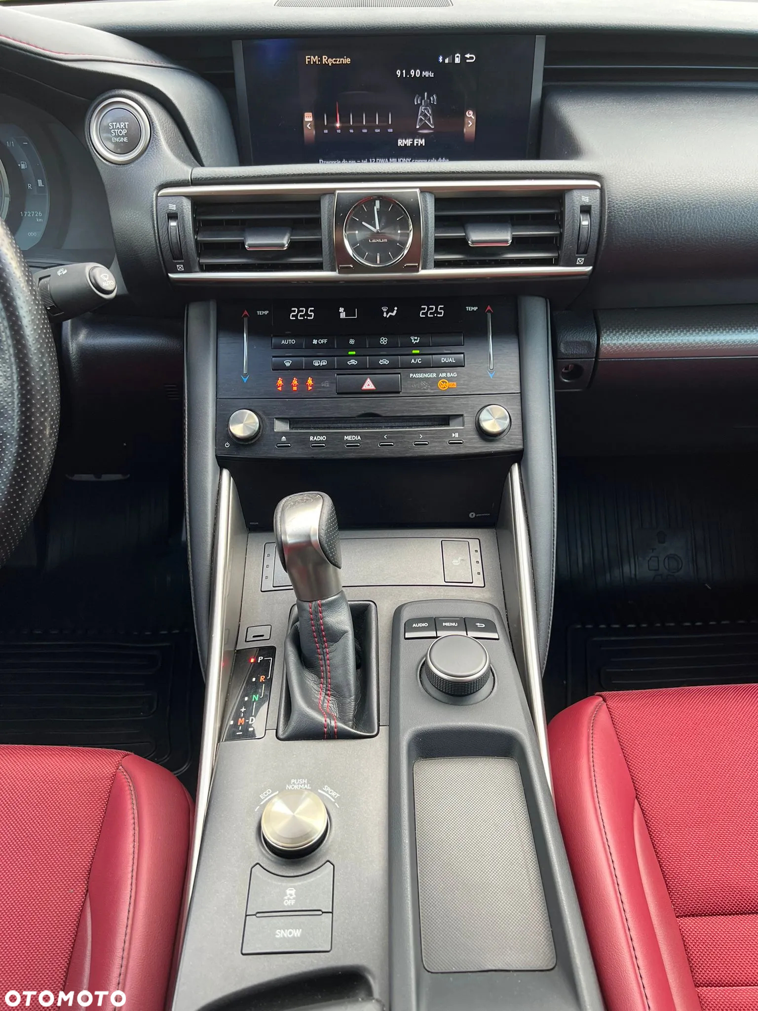 Lexus IS 200t / 300 F Sport - 34