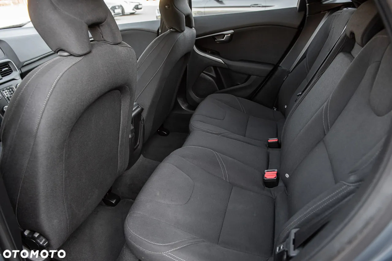 Volvo V40 - 23