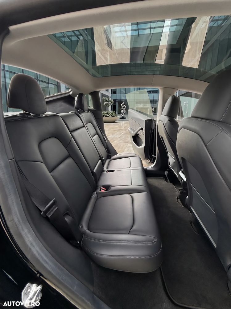 Tesla Model Y AWD Performance - 7