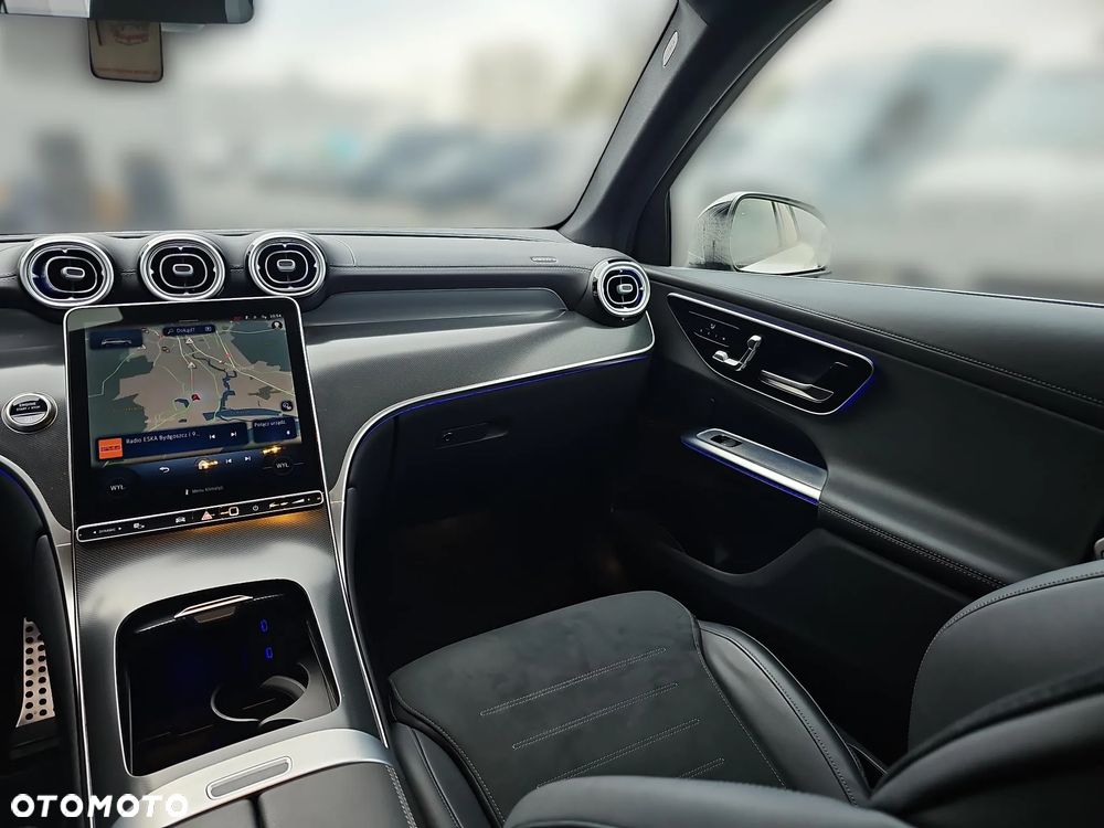 Mercedes-Benz GLC 200 d 4Matic 9G-TRONIC AMG Line Advanced - 17