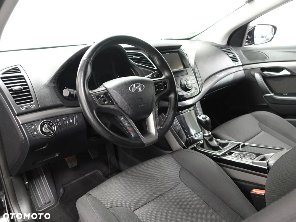 Hyundai i40 Kombi blue 1.7 CRDi Trend - 19