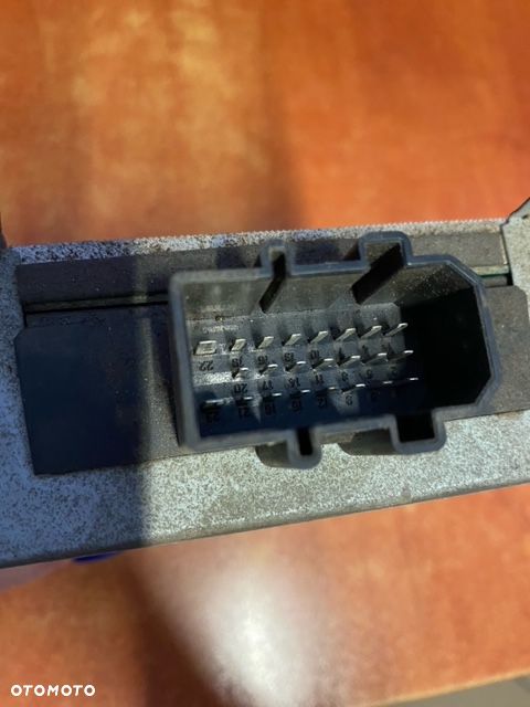 WZMACNIACZ MODUŁ SUBWOOFERA AUDI A4 B6 8E9035223 - 3