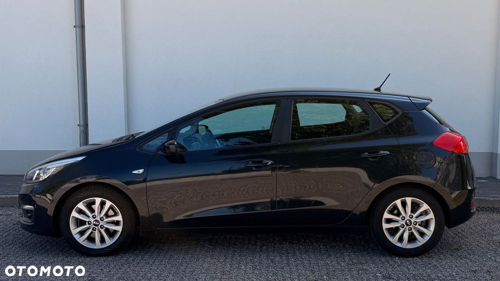 Kia Ceed 1.4 CVVT UEFA EURO 2016 - 9