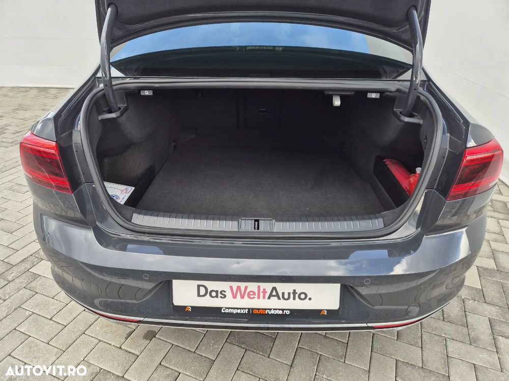 Volkswagen Passat 2.0 TDI DSG 4Mot Highline - 31