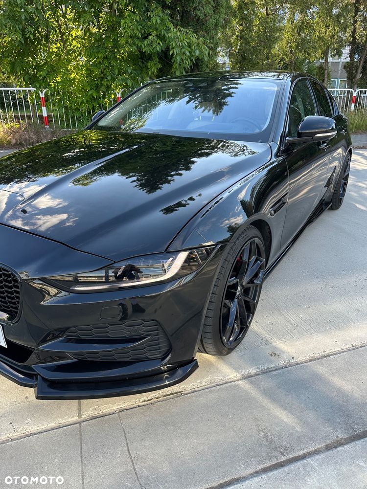 Jaguar XE 2.0 D180 HSE - 2