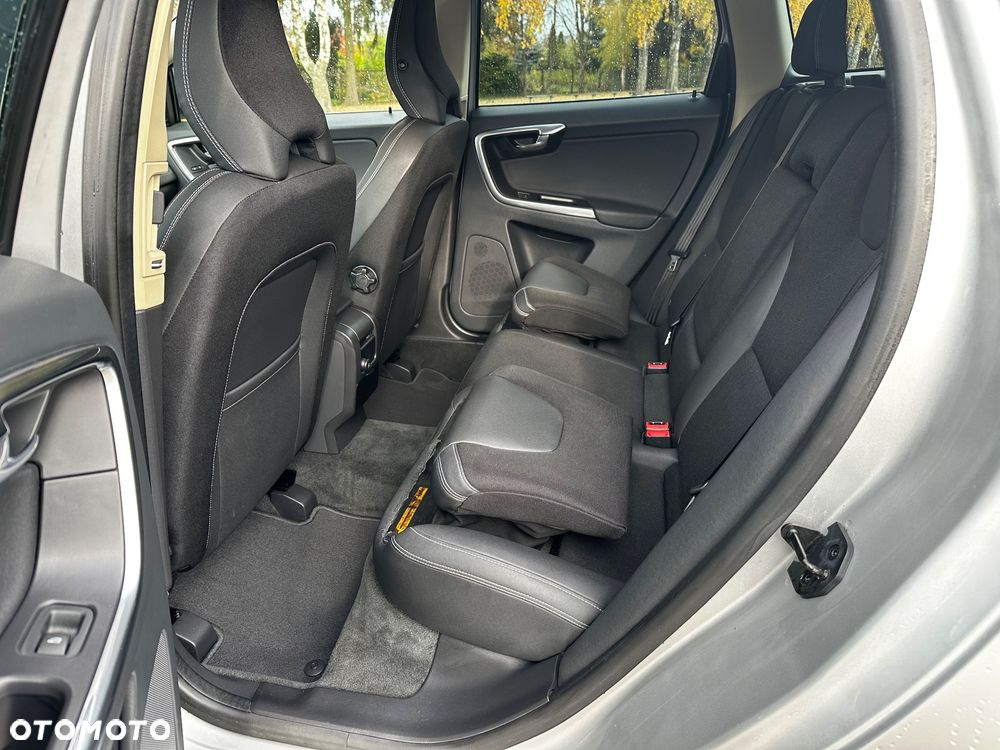 Volvo XC 60 DRIVe Kinetic - 8