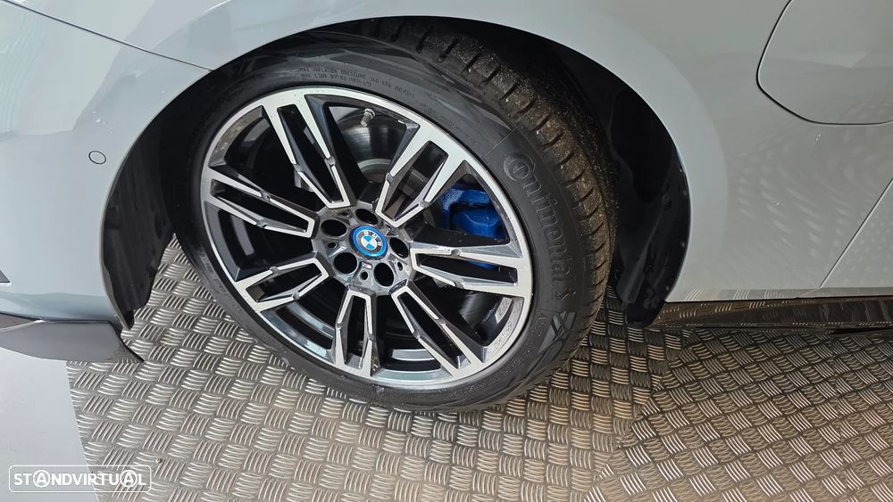 BMW 530 e Pack Desportivo M - 32