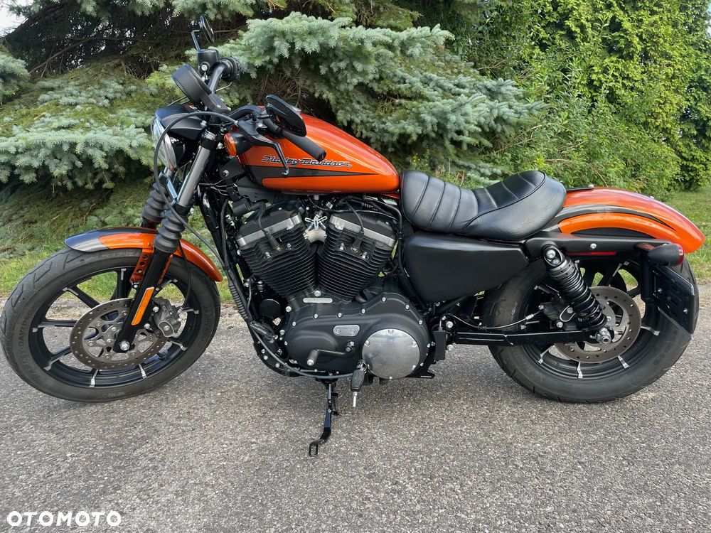 Harley-Davidson Sportster Iron 883 - 2