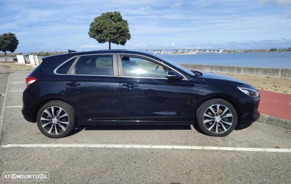 Hyundai i30 1.6 CRDI Comfort+Navi - 4