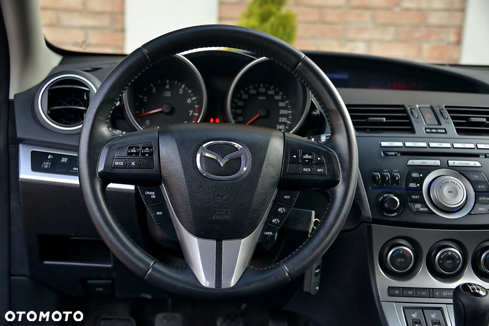 Mazda 3 1.6 Exclusive + - 32