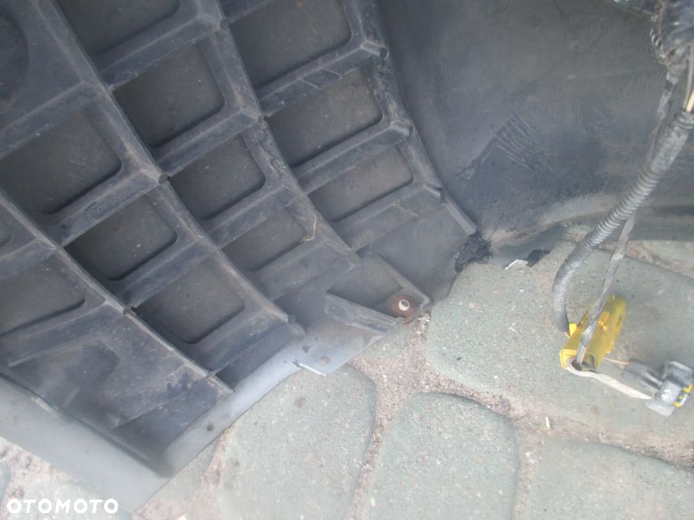 Zderzak Renault Scenic II lift TEC66 - 11
