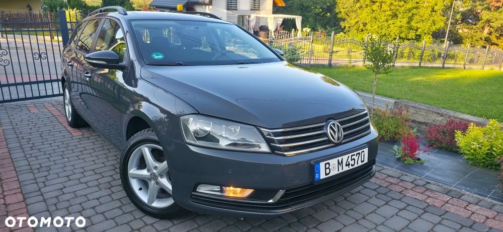 Volkswagen Passat - 1