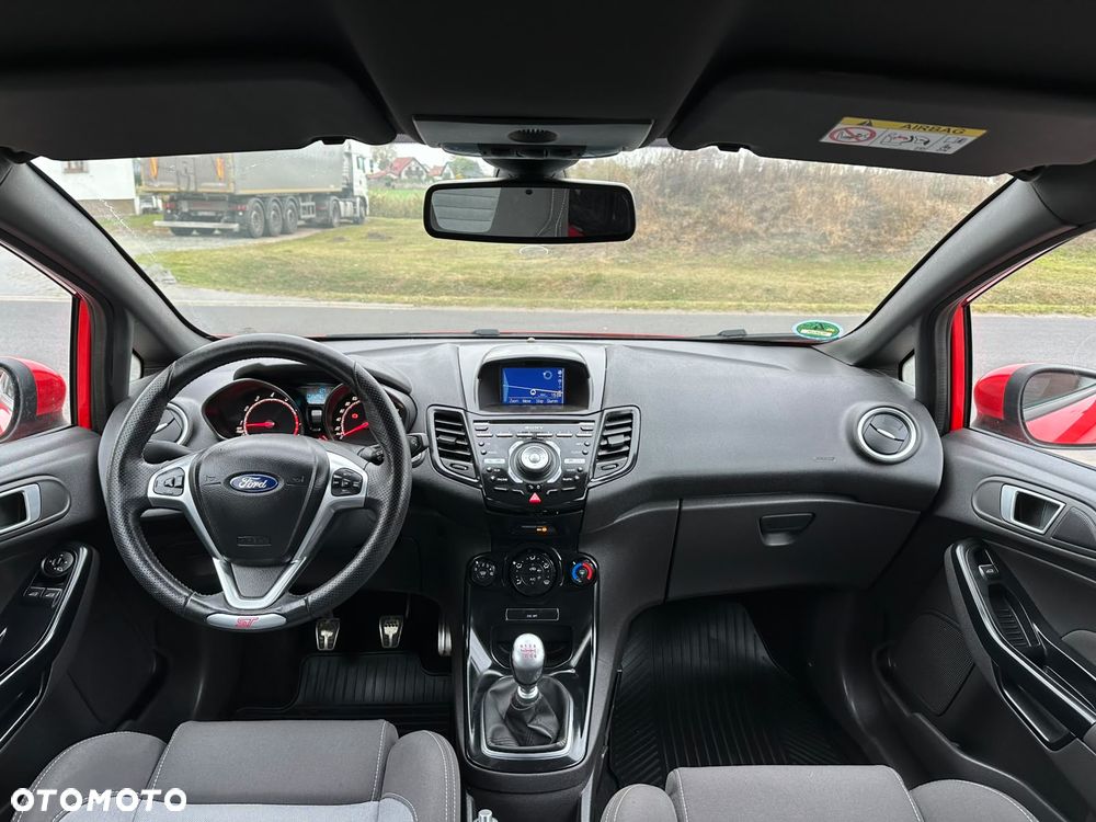 Ford Fiesta 1.6 EcoBoost ST - 5