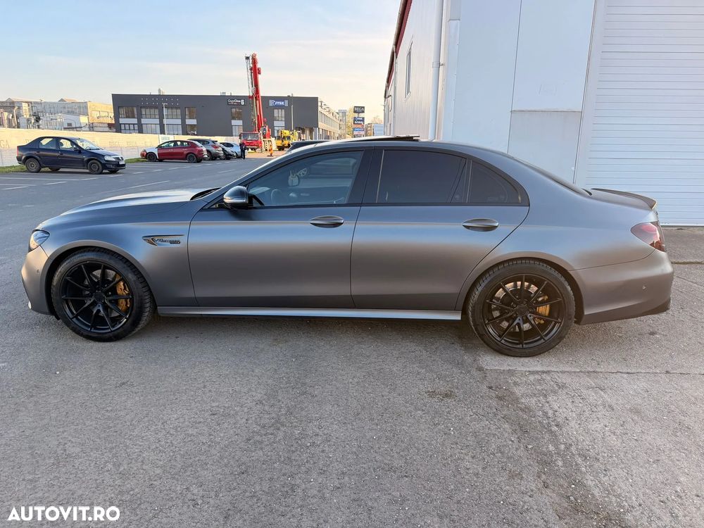 Mercedes-Benz E - 14