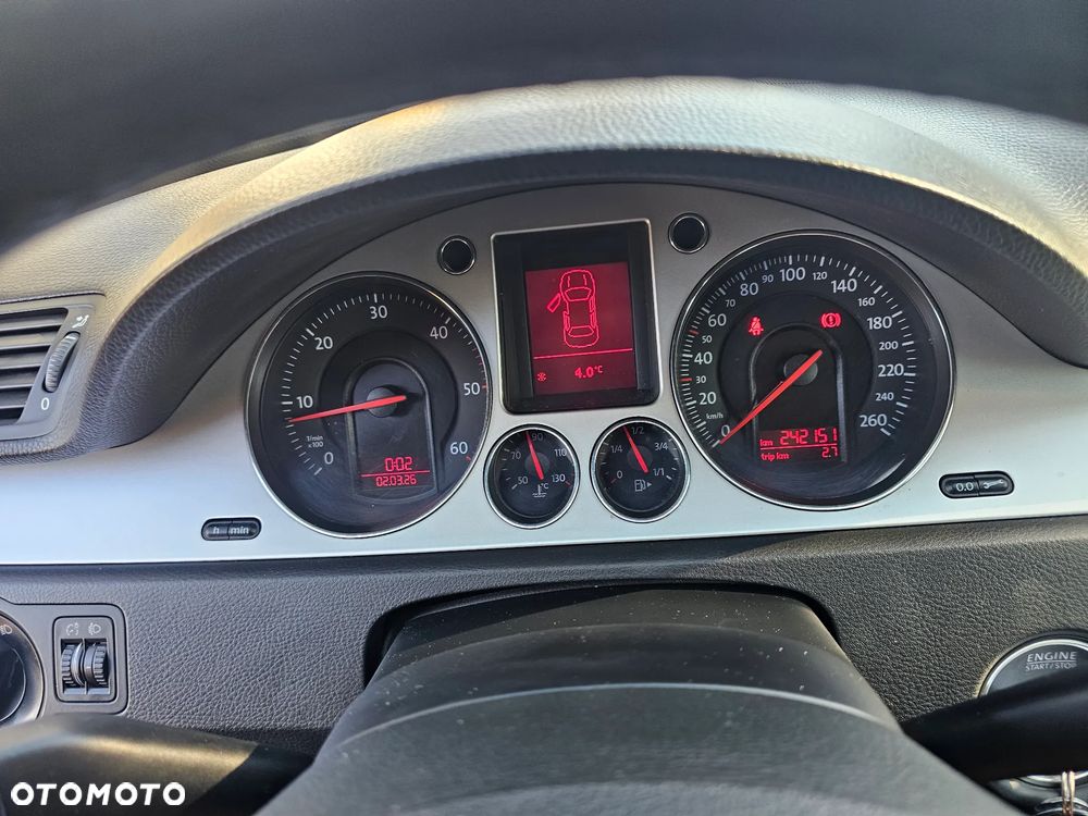 Volkswagen Passat 2.0 TDI Comfortline - 17