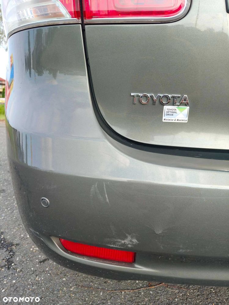 Toyota Avensis - 5