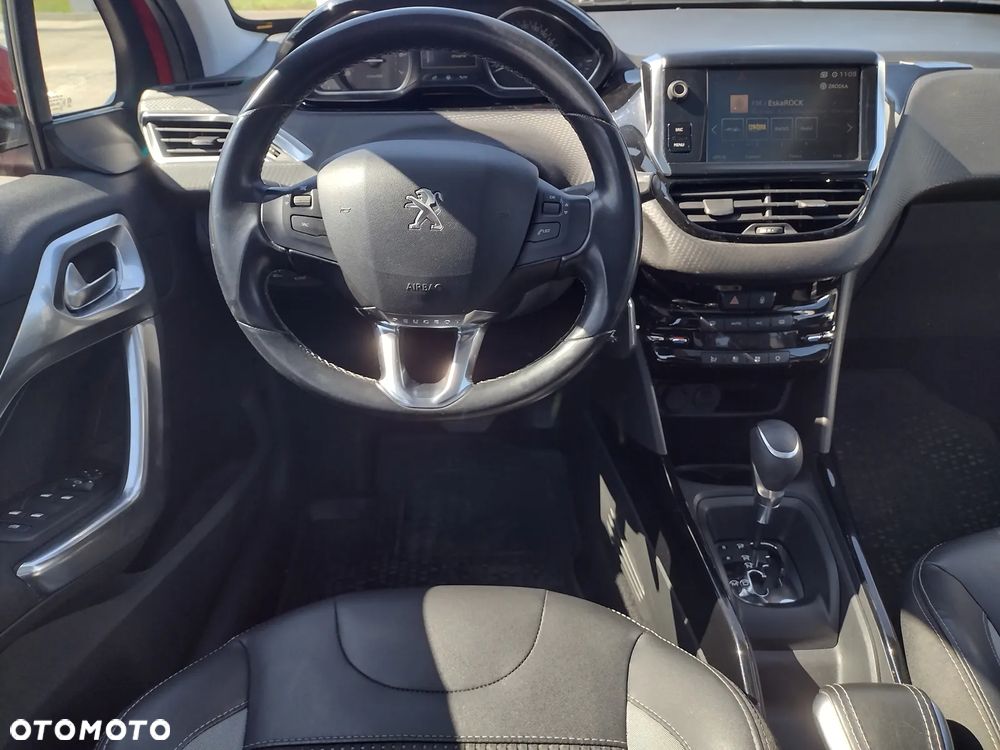 Peugeot 2008 1.2 PureTech Allure S&S EAT8 - 10