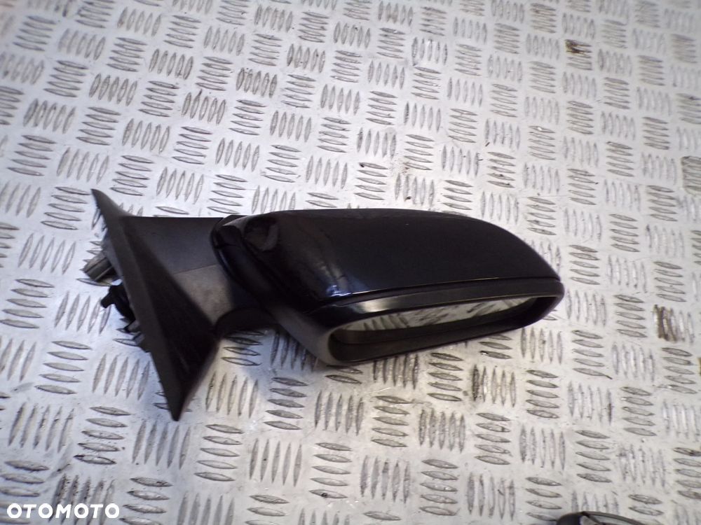 LUSTERKO PRAWE BMW F31 6 PIN - 3