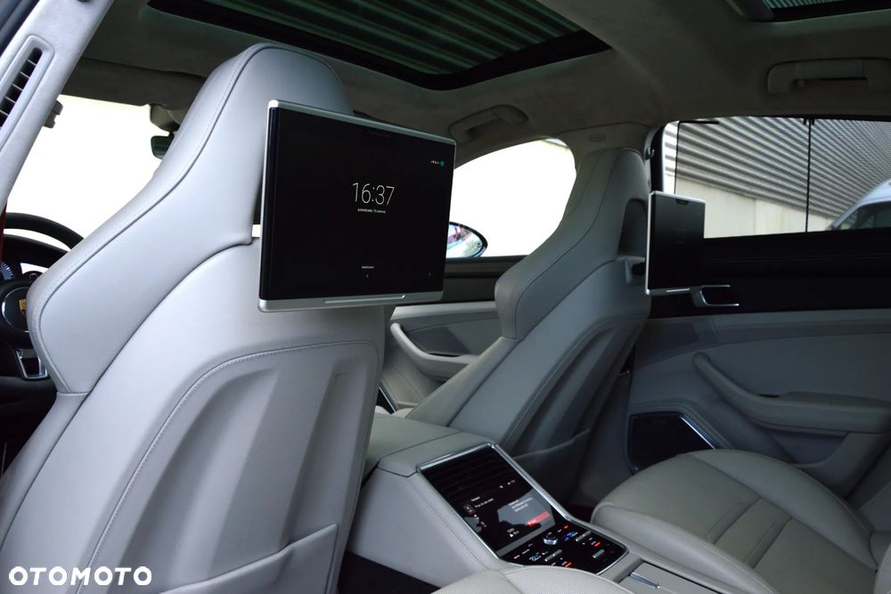 Porsche Panamera Turbo - 28