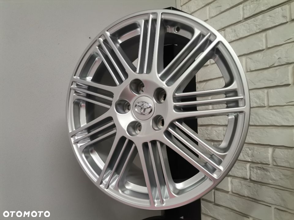 Felgi aluminiowe TOYOTA ori 5x114,3r18 et45 srebrne NOWE!!! - 5