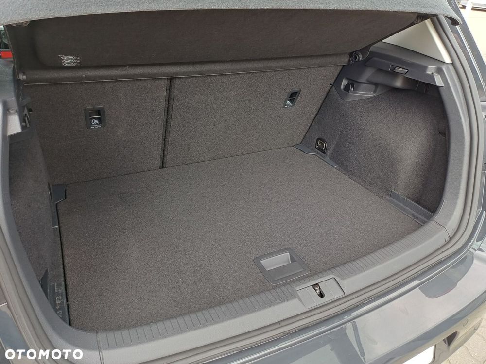 Volkswagen Golf - 27