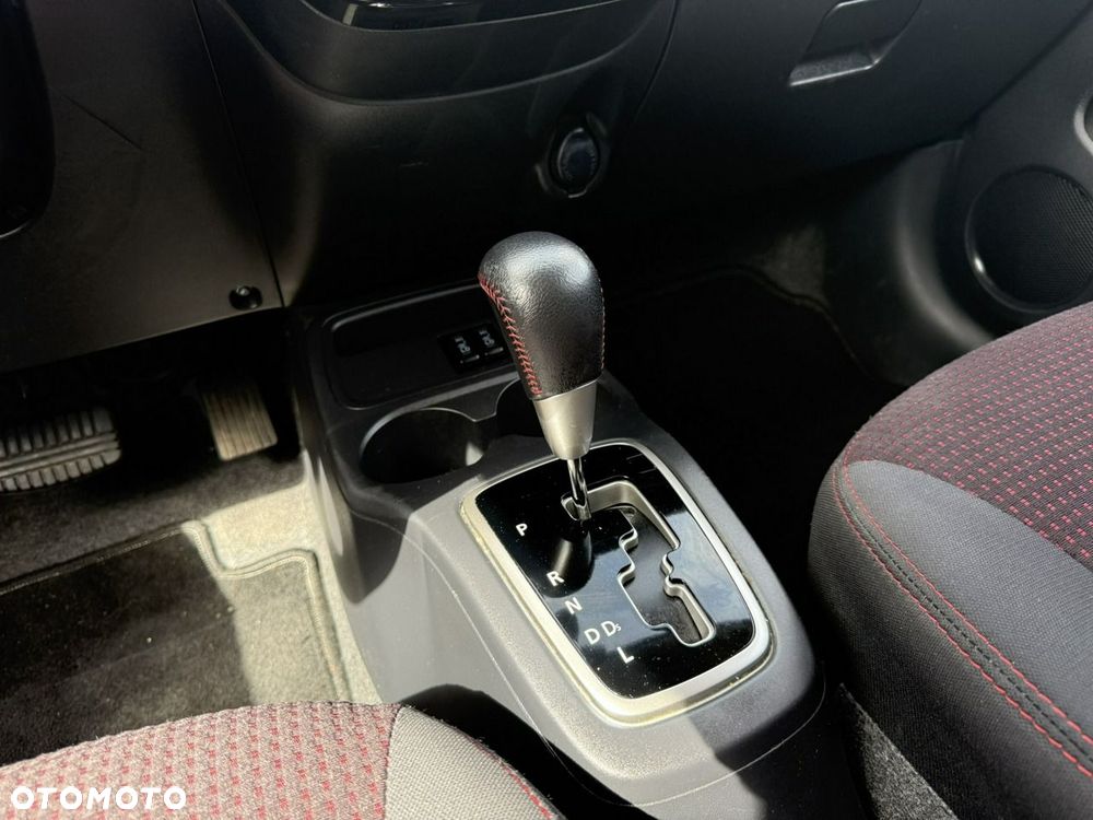 Mitsubishi Space Star 1.2 Intense CVT - 23