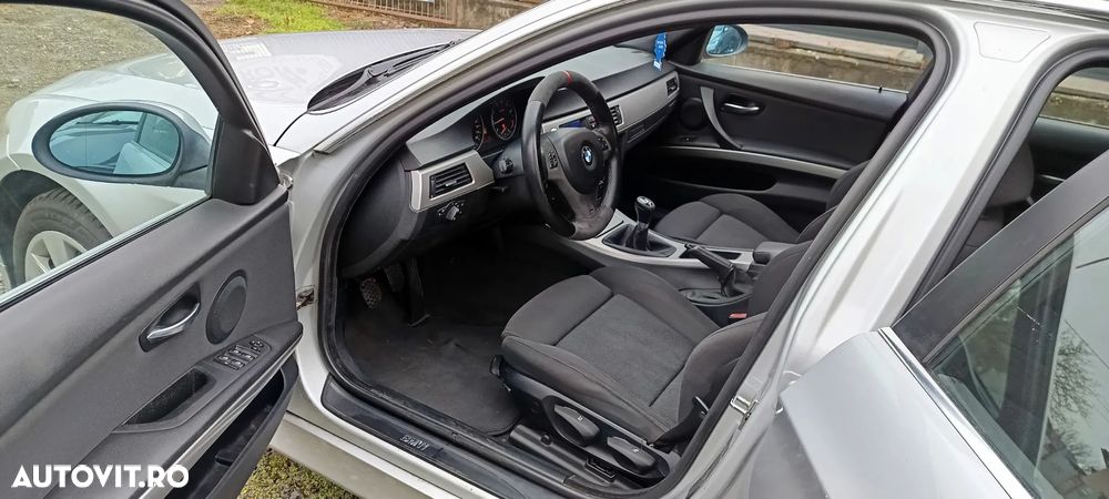 BMW Seria 3 325xi - 5
