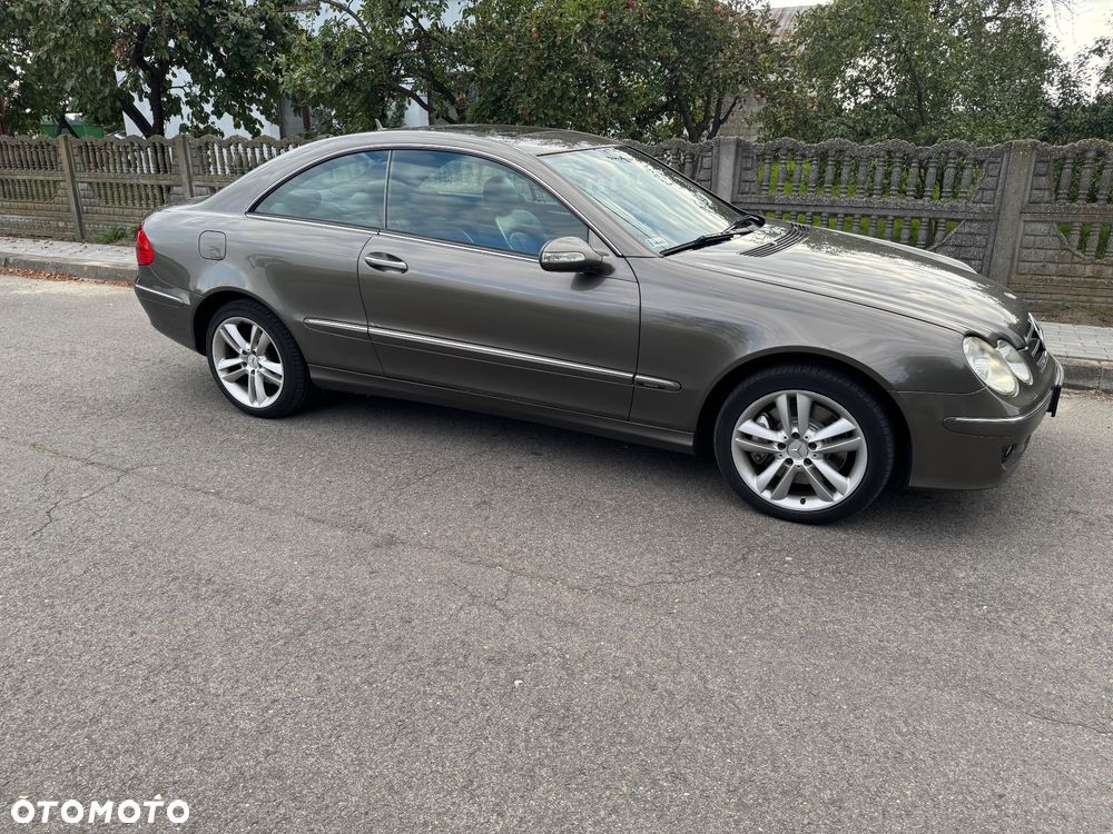Mercedes-Benz CLK 320 CDI 7G-TRONIC Avantgarde DPF - 8