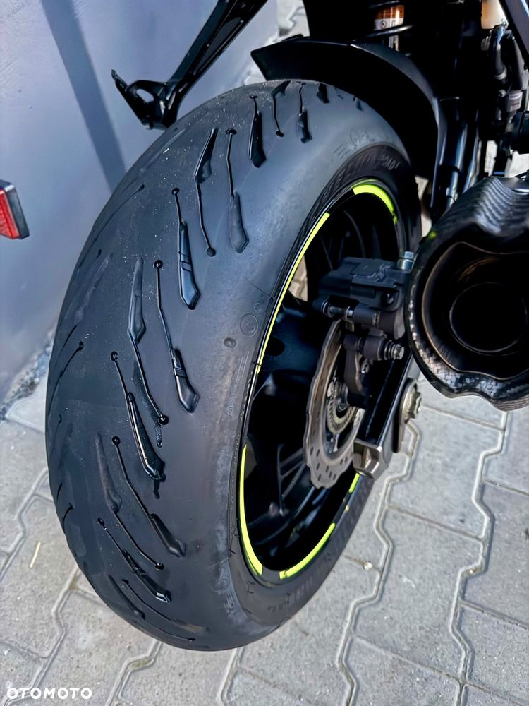 Suzuki GSX - 8