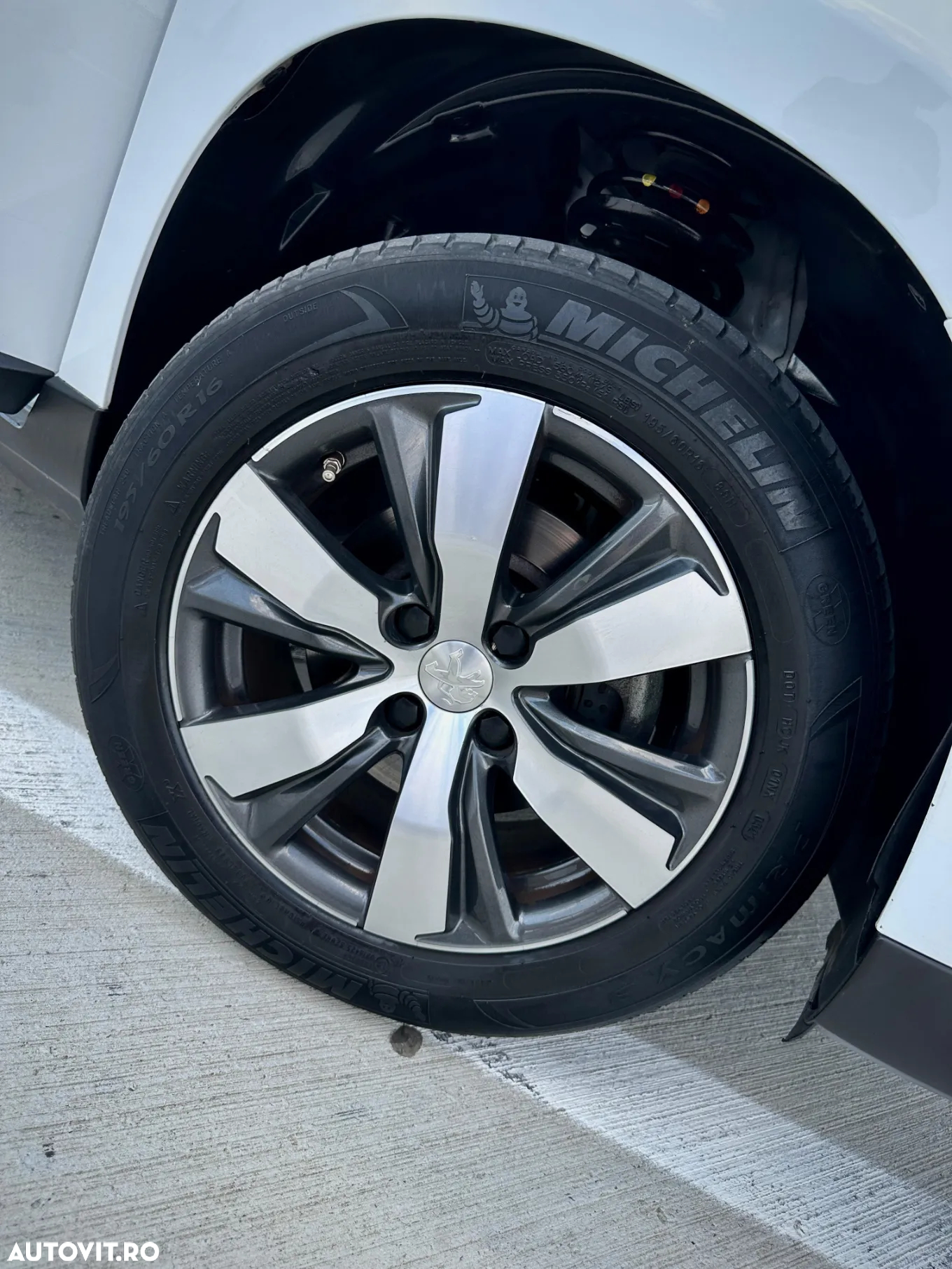 Peugeot 2008 1.2 PureTech Turbo Active - 8