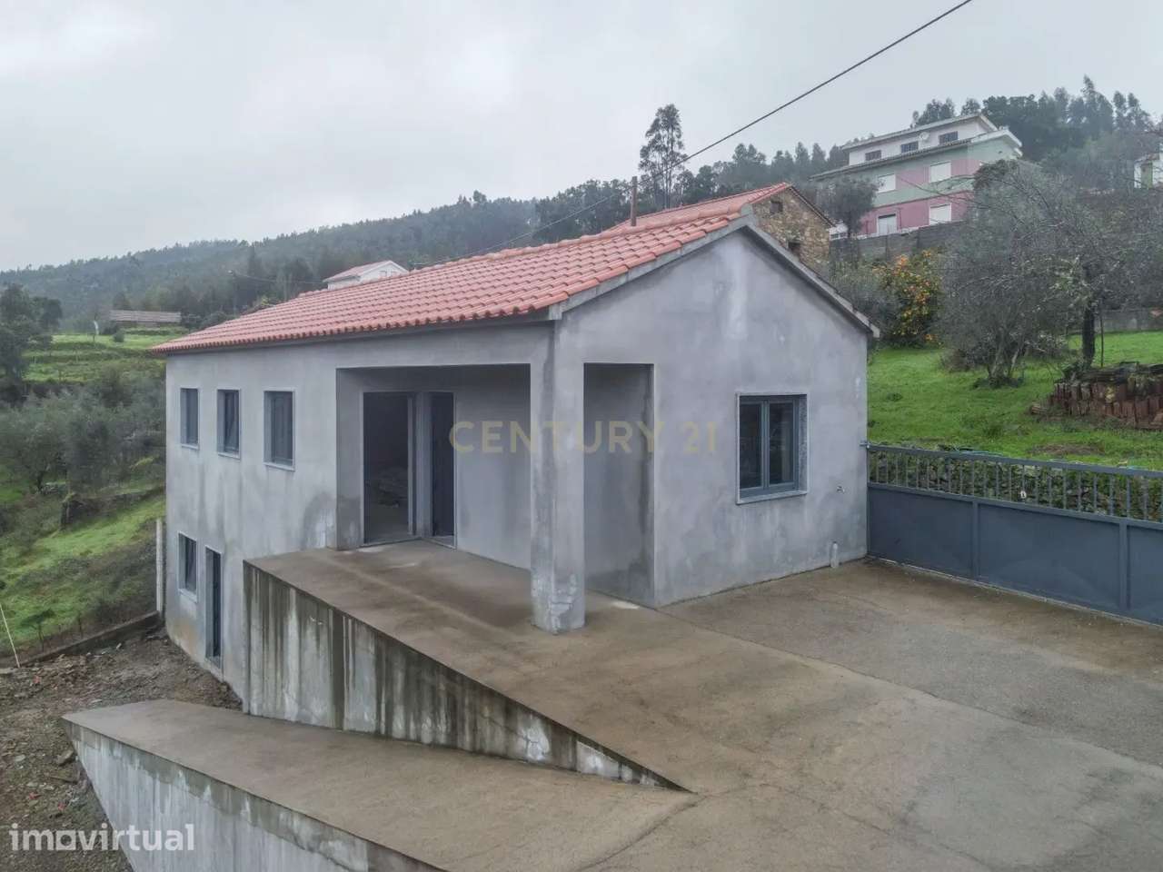 Moradia T3, em fase de reconstrução, em Roda Cimeira, Álvares, Góis - Grande imagem: 3/38