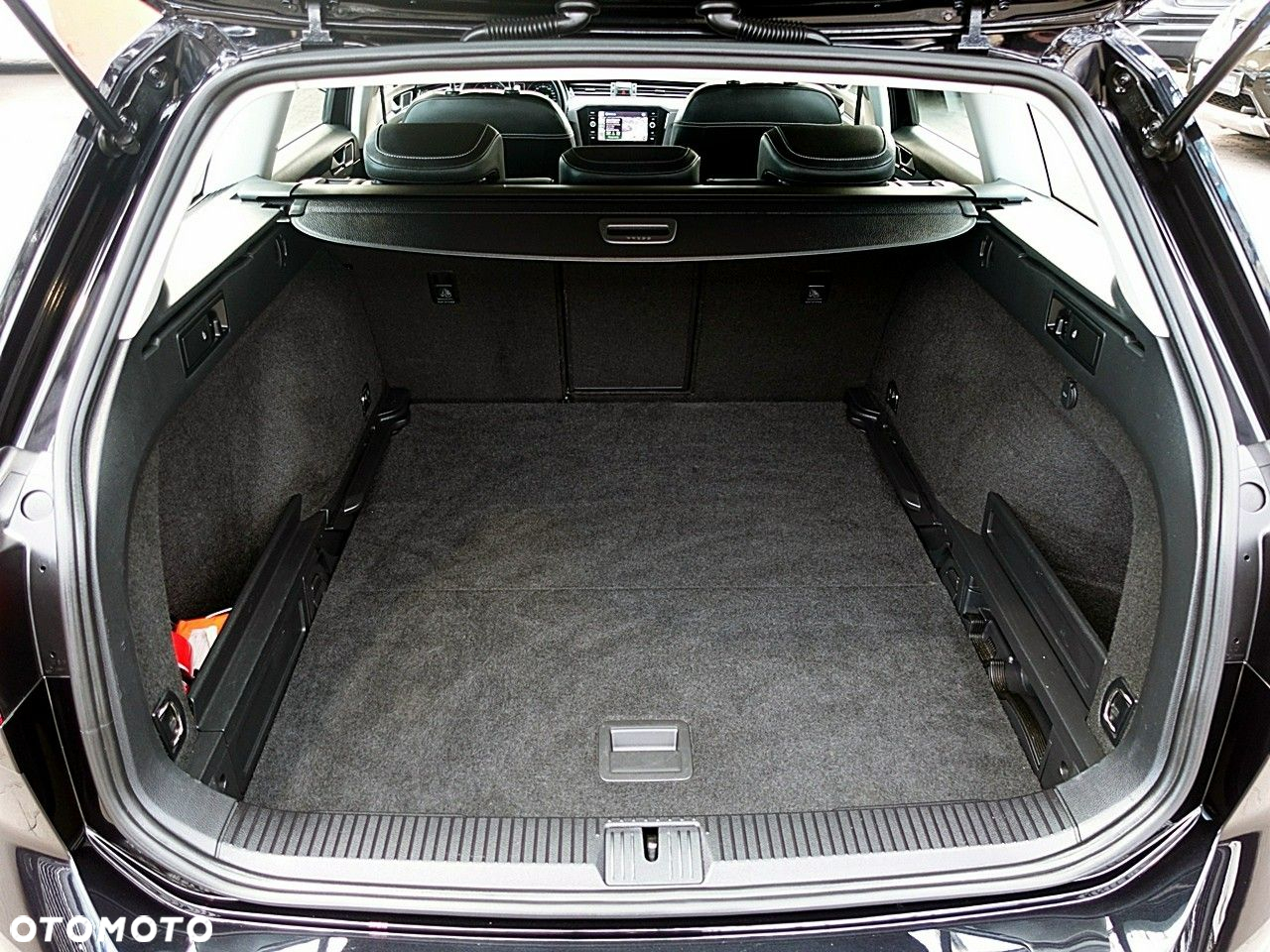 Volkswagen Passat - 16
