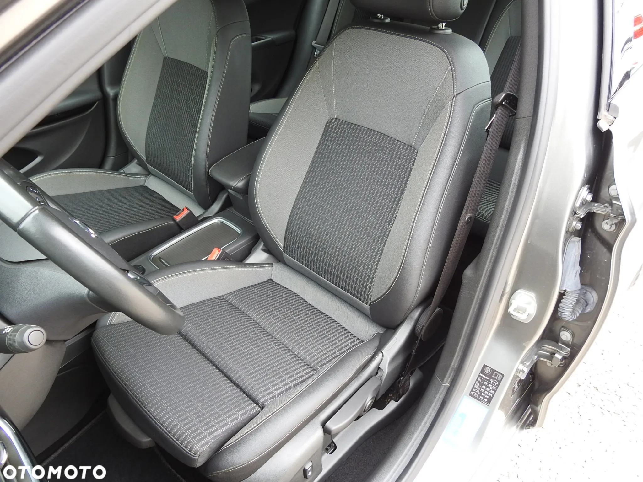 Opel Astra 1.2 Turbo Business Edition - 10