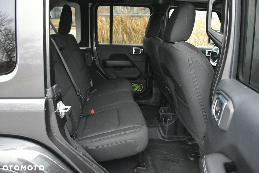 Jeep Wrangler Unlimited GME 2.0 Turbo Sahara - 13