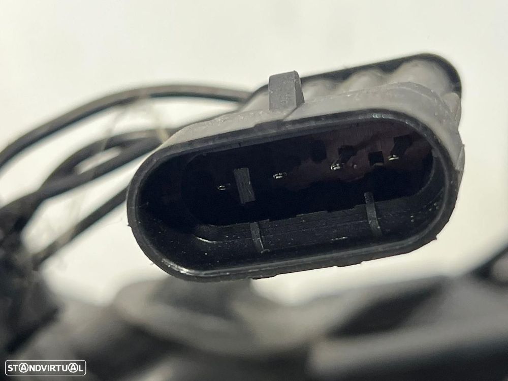 Farol Dto VOLVO V70 II (285) REF. 087731114R - 5