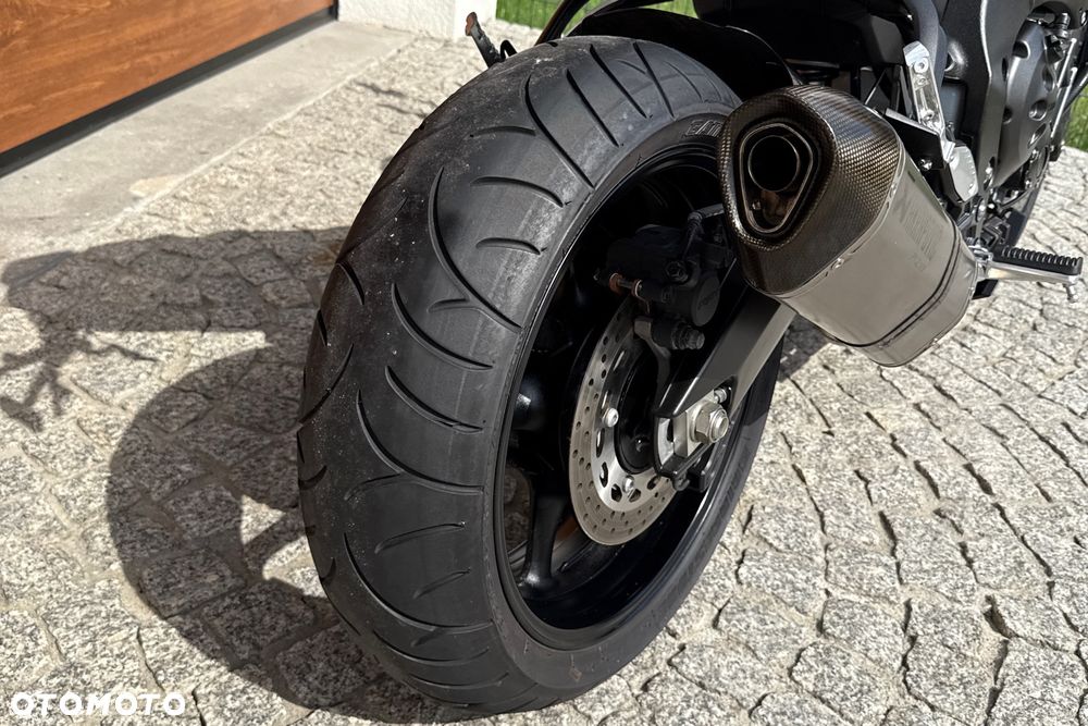 Yamaha FZ8 - 10