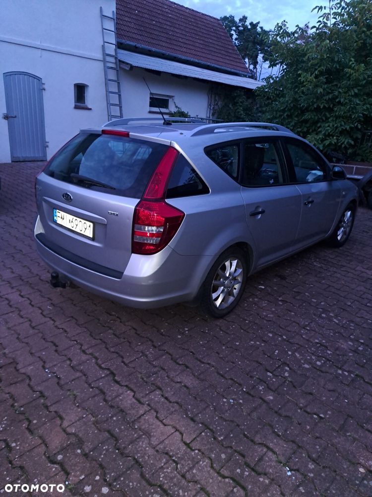 Kia Ceed - 4